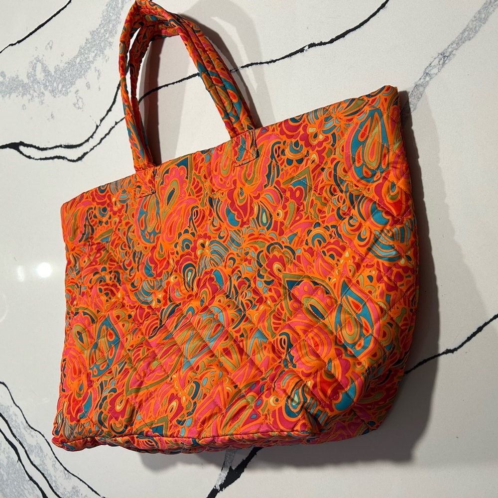 Unlabeled Beach Bag in beautiful shades of pink and corals.